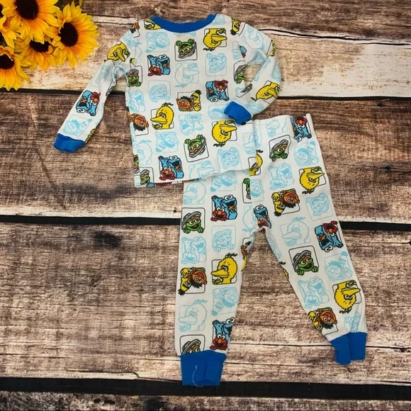 Sesame Street pajamas by Sesame Street. Size 18 months - Picture 1 of 10